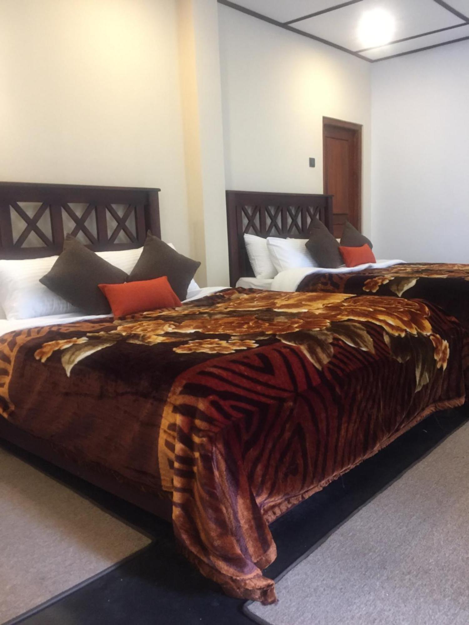 Suriya Guest Hotel นูวาราเอลิยา ภายนอก รูปภาพ