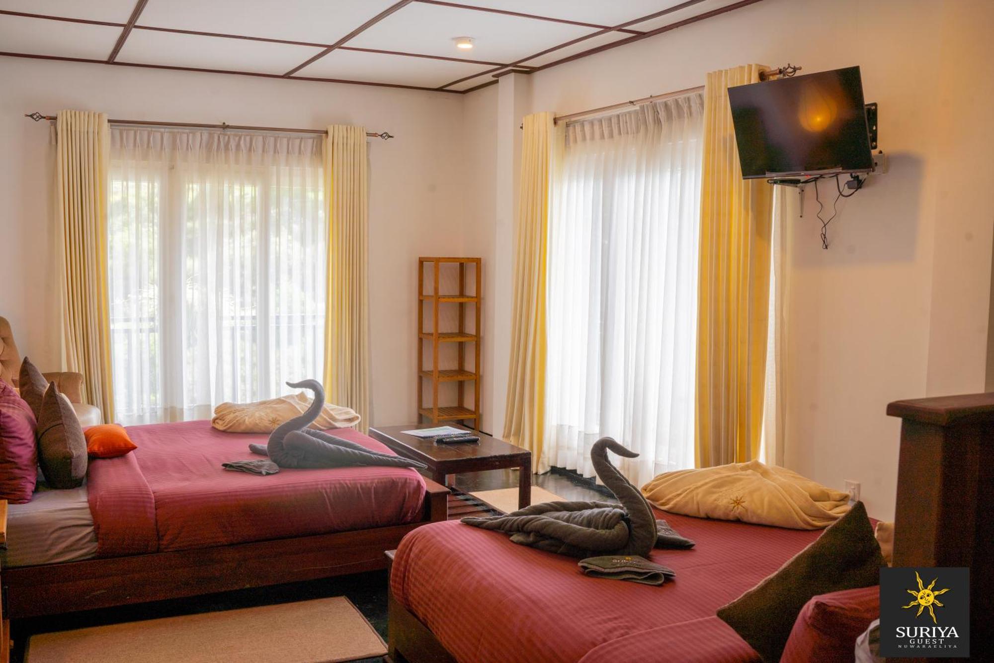 Suriya Guest Hotel นูวาราเอลิยา ภายนอก รูปภาพ