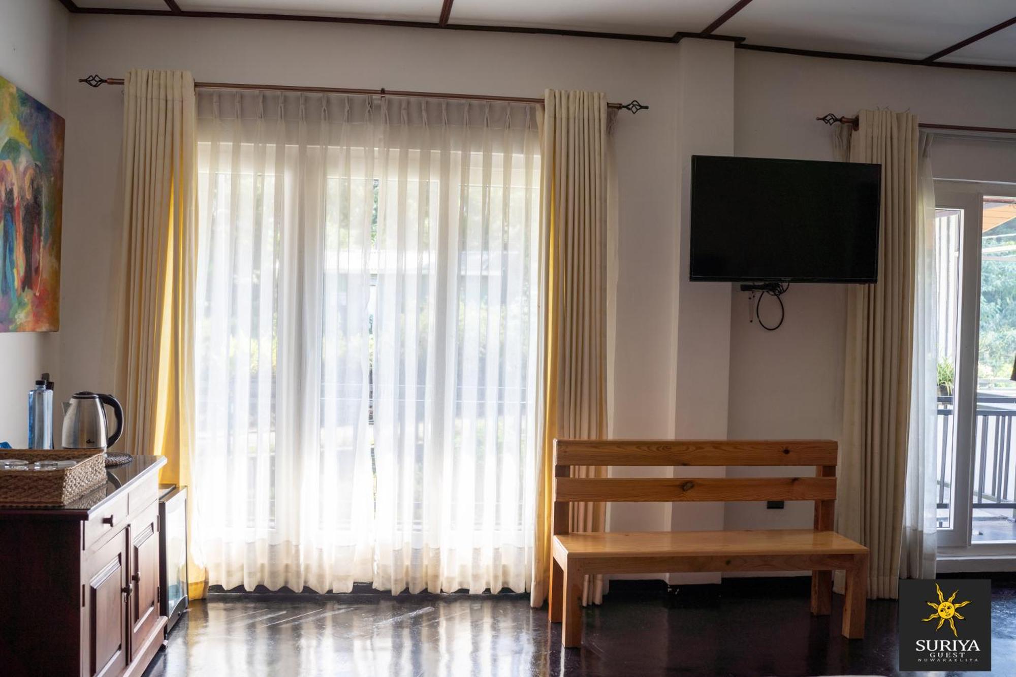 Suriya Guest Hotel นูวาราเอลิยา ภายนอก รูปภาพ
