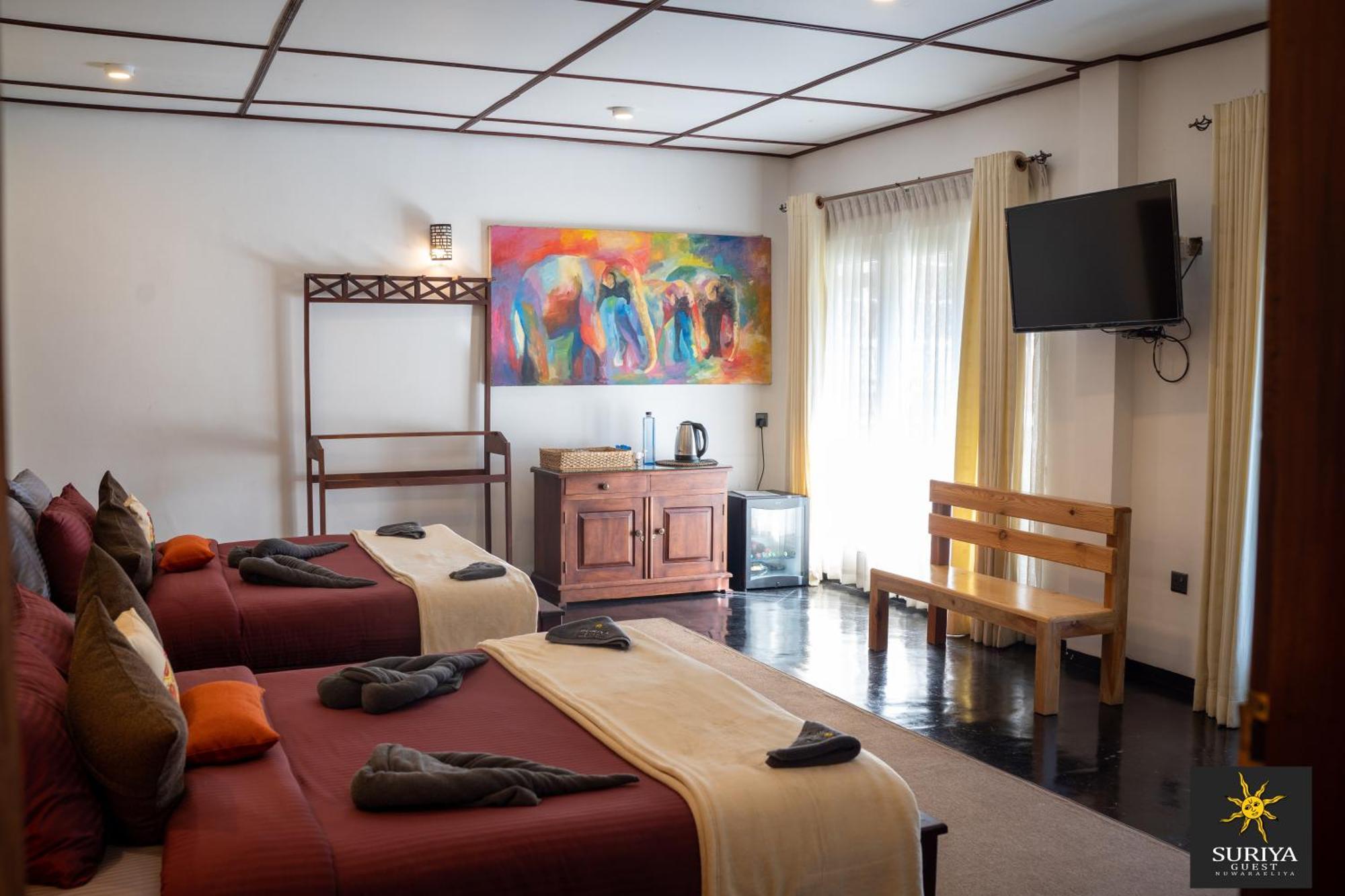 Suriya Guest Hotel นูวาราเอลิยา ภายนอก รูปภาพ